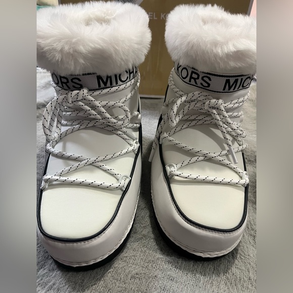 MICHAEL Michael Kors • Zelda Nylon Snow Boot • Women’s - Picture 10 of 10